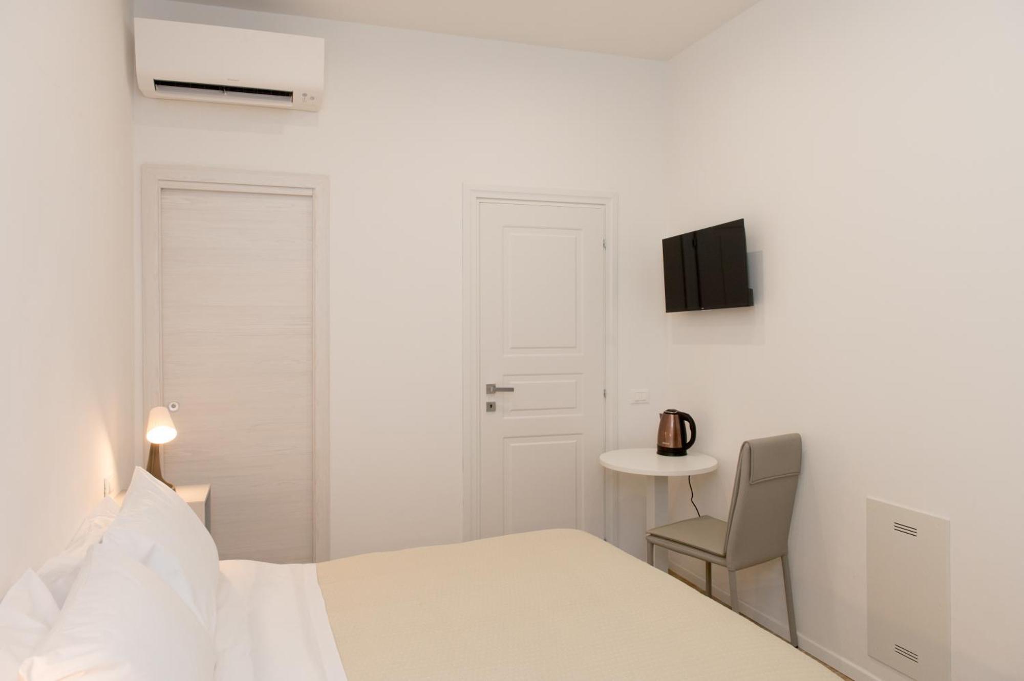 Posterla22 Ensuite Rooms Bologna Exterior photo