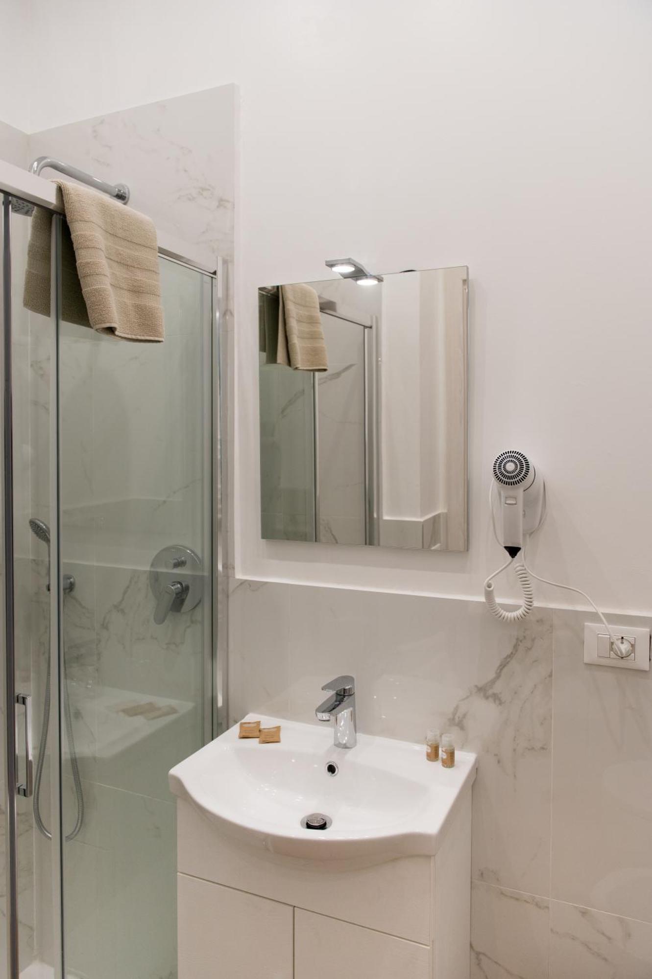 Posterla22 Ensuite Rooms Bologna Exterior photo